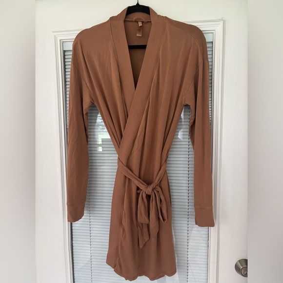 Skims SLEEP ROBE | CAMEL small - Picture 3 of 9
